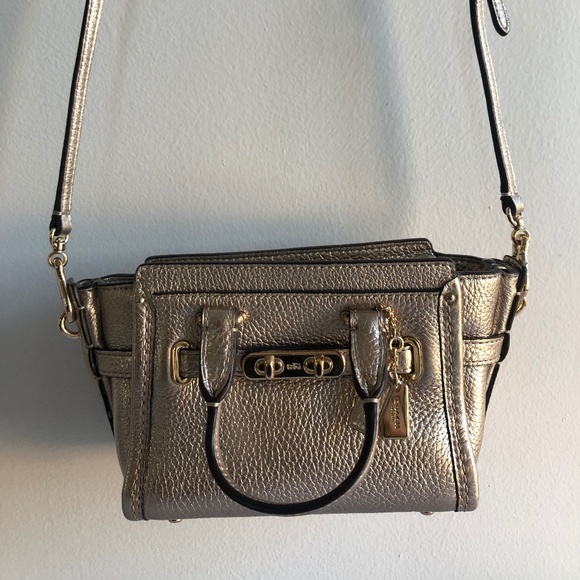 *NWOT* COACH Swagger Metallic Leather Mini Swagger 20 Crossbody Handbag Gold - Picture 7 of 11